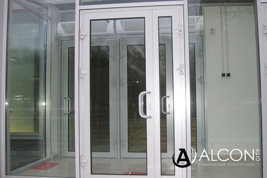 Двери алюминиевые со стеклом в Нефтекамске